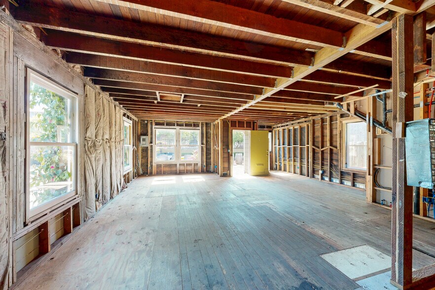 More Photos Of 5874 Doyle St, Emeryville Office For Sale