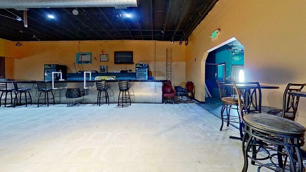 More Photos Of 95 Lake St, Gilford Restaurant For Sale