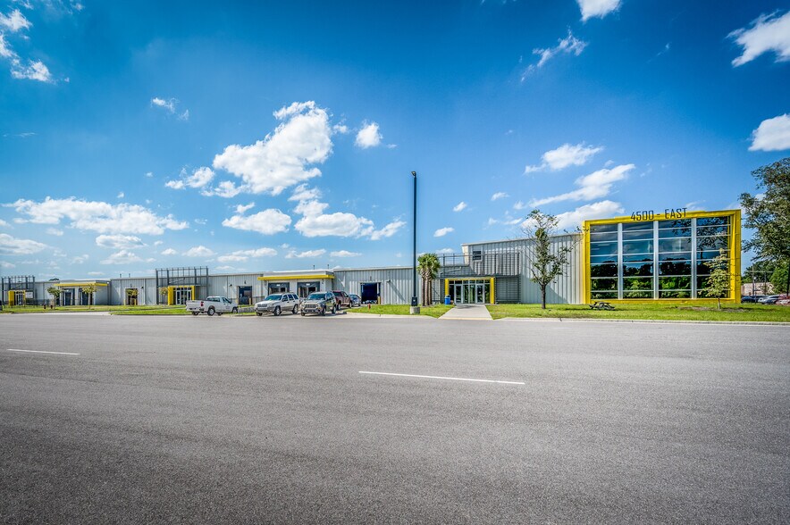 More Photos Of 4500 Leeds Ave, North Charleston Unknown For Lease