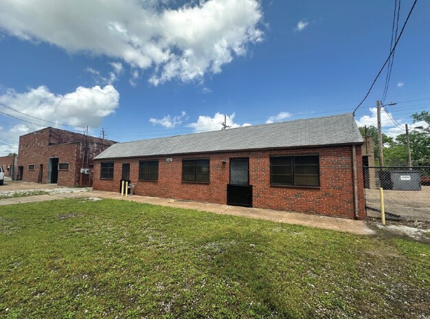 More Photos Of 8443 Wabash Ave, Saint Louis Industrial For Sale