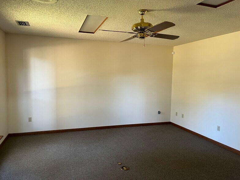 More Photos Of 2809 Blanding Blvd, Middleburg Office For Sale