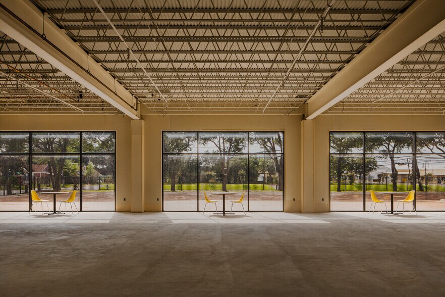 More Photos Of 5616 Lawndale St, Houston Medical For Sale