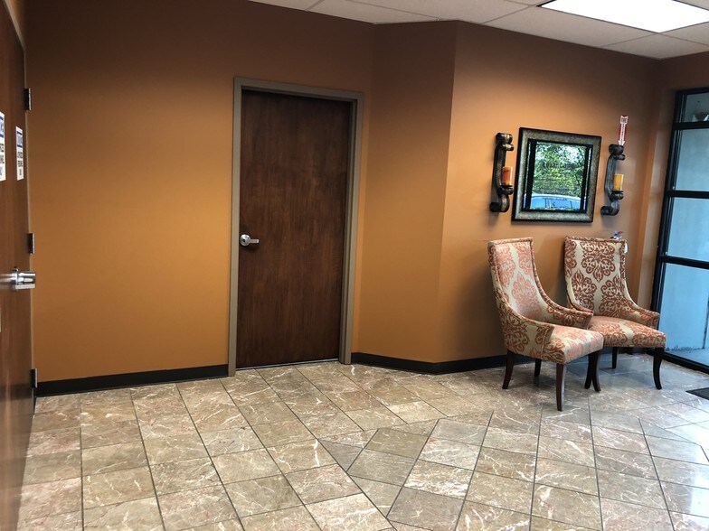 More Photos Of 3221 Summit Square Pl, Lexington Medical For Sale