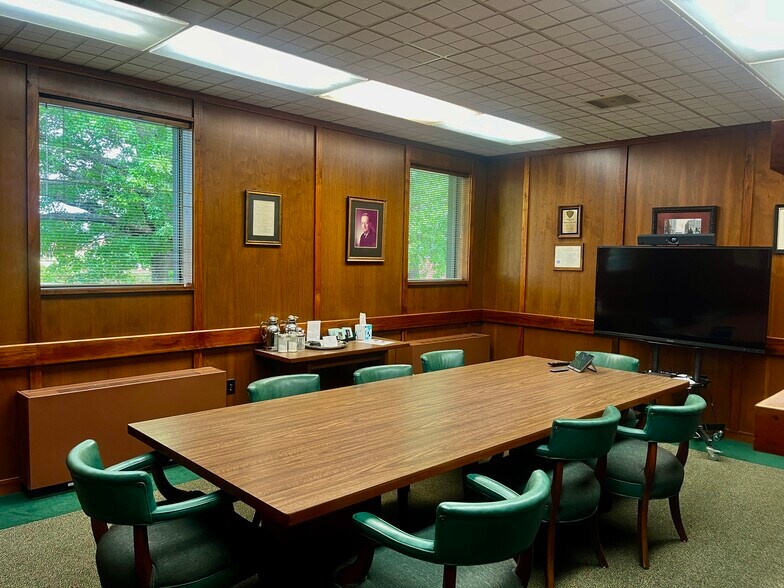 More Photos Of 2400 Sutherland Ave, Knoxville Office For Lease