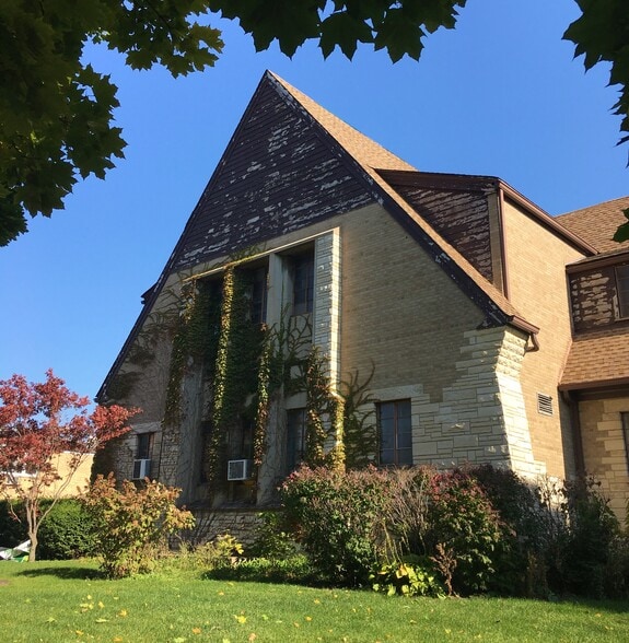 More Photos Of 6015 N Francisco Ave, Chicago Religious Facility For Sale