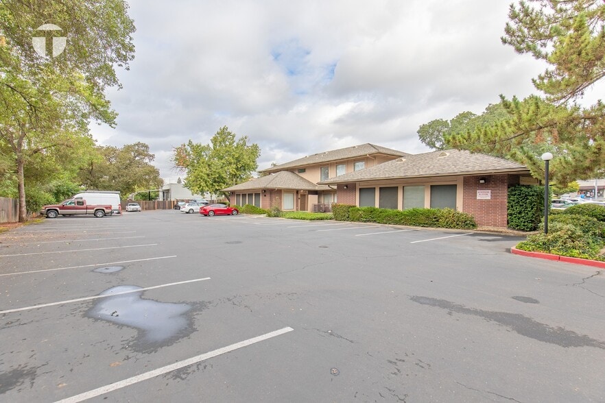 More Photos Of 8146 Greenback Ln, Fair Oaks Office For Lease