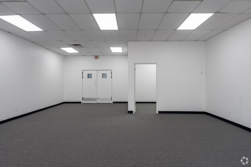 More Photos Of 3905 Warehouse Row, Austin Warehouse For Lease