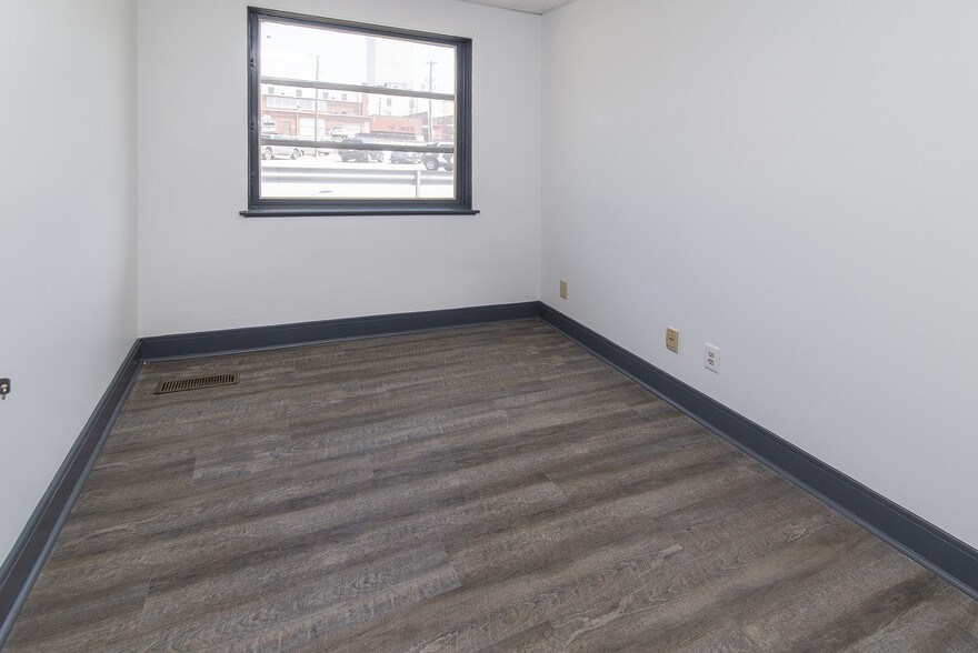 More Photos Of 318 S South St, Gastonia Office For Lease