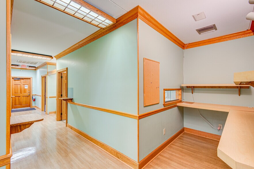 More Photos Of 166 Doctors Dr, Boone Medical For Lease