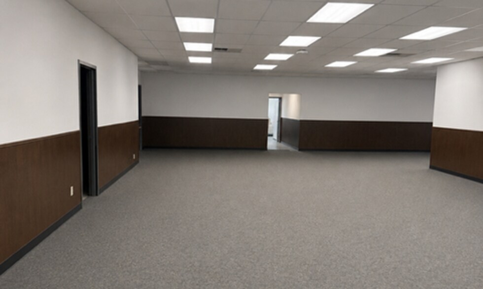 More Photos Of 1501 Allens Ln, Evansville Warehouse For Sale