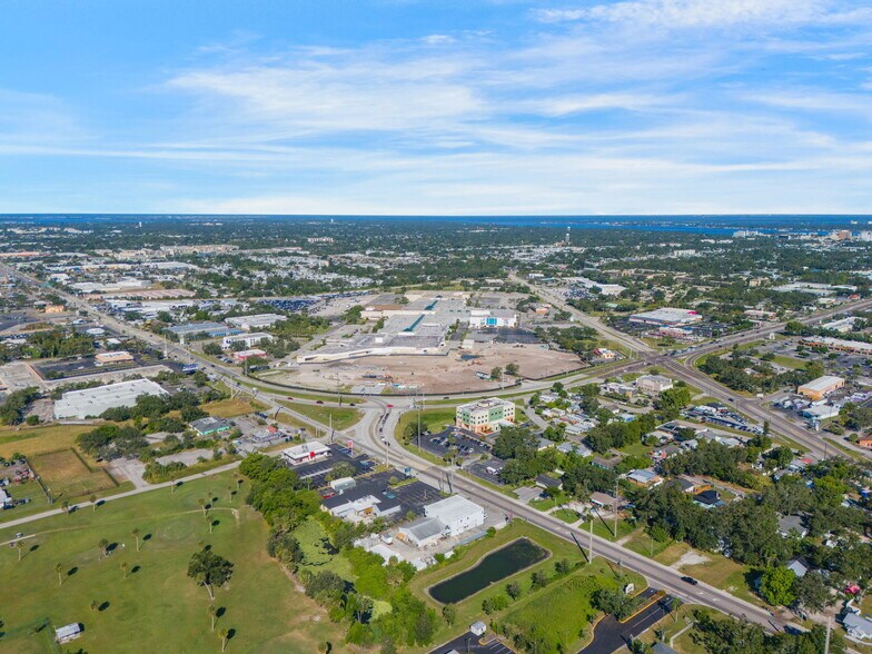 More Photos Of 204 44th Ave E, Bradenton Freestanding For Lease