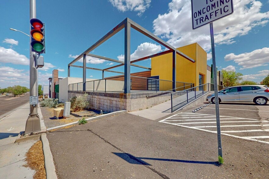 More Photos Of 2500 Yale Blvd SE, Albuquerque Storefront Retail Office For Lease