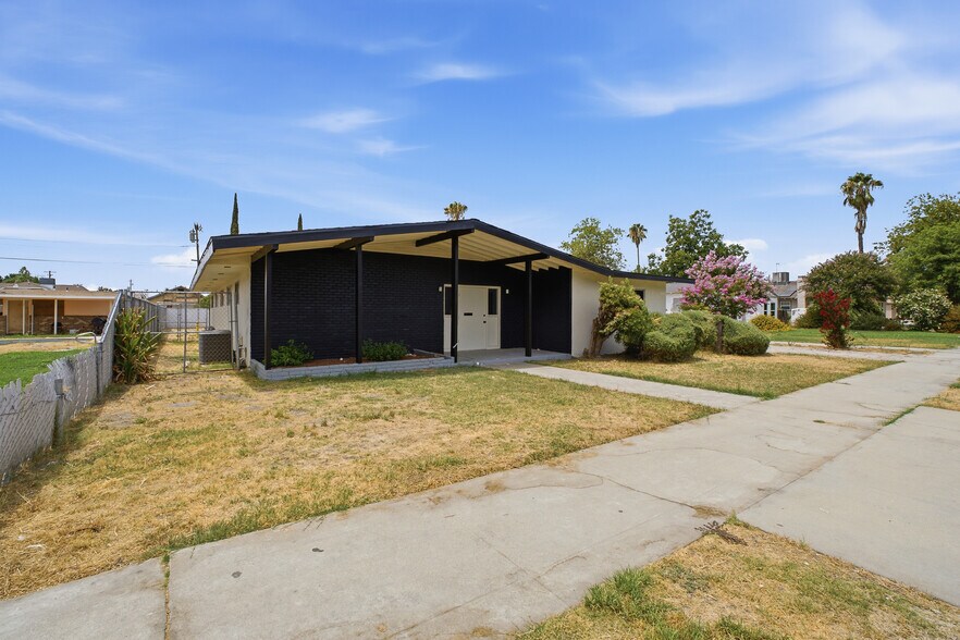 More Photos Of 1012 Hale Ave, Corcoran Office Residential For Sale