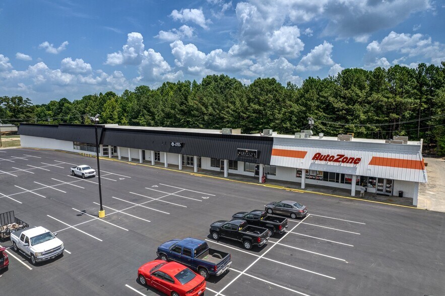More Photos Of 530 Nash st, Spring Hope General Retail For Lease