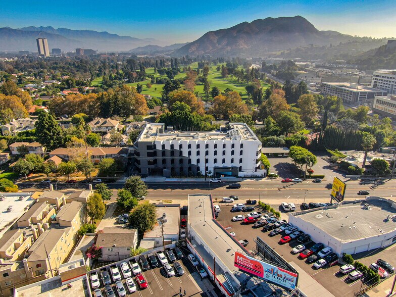More Photos Of 4130 Cahuenga Blvd, Toluca Lake Medical For Lease