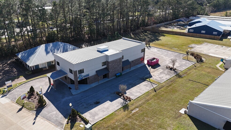 More Photos Of 998 N Halstead Rd, Ocean Springs Office For Sale