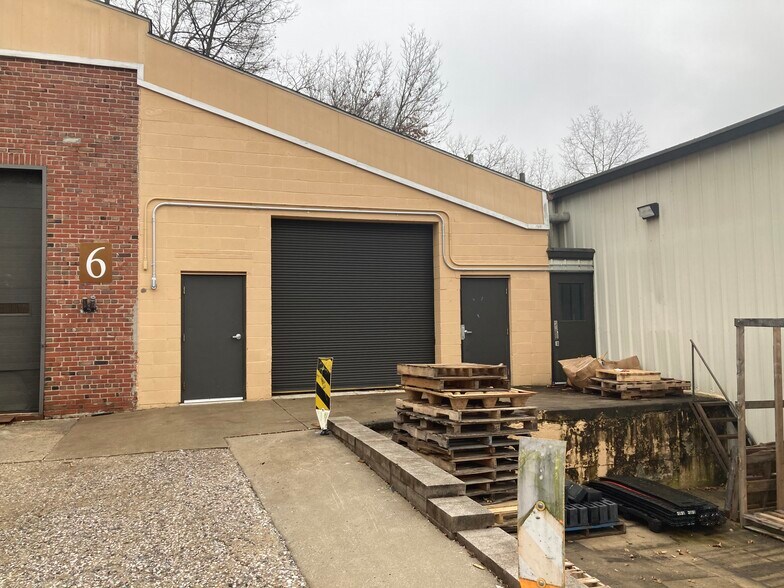 More Photos Of 2601 Emory Rd, Finksburg Flex For Lease