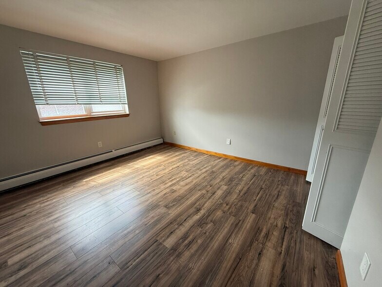 More Photos Of 554 Silas Deane Hwy, Wethersfield Apartments For Sale
