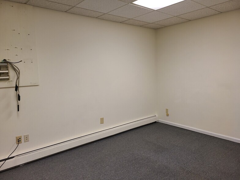 More Photos Of 349 York Rd, Willow Grove Medical For Lease