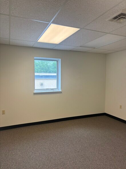 More Photos Of 125 W 7th St, Wind Gap Coworking Space