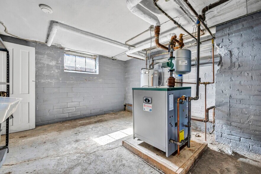 More Photos Of 881 E 222nd St, Euclid Office Residential For Sale