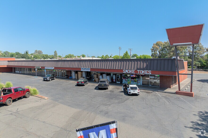 More Photos Of 1815-1985 Oro Dam Blvd E, Oroville Department Store For Sale