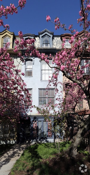More Photos Of 2006 17th St NW, Washington Storefront Retail Office For Lease