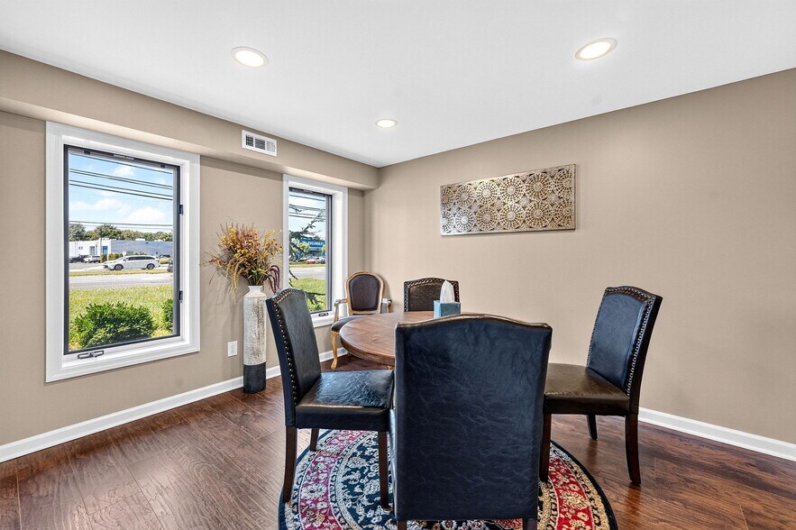 More Photos Of 79 S Maple Ave, Marlton Office For Sale