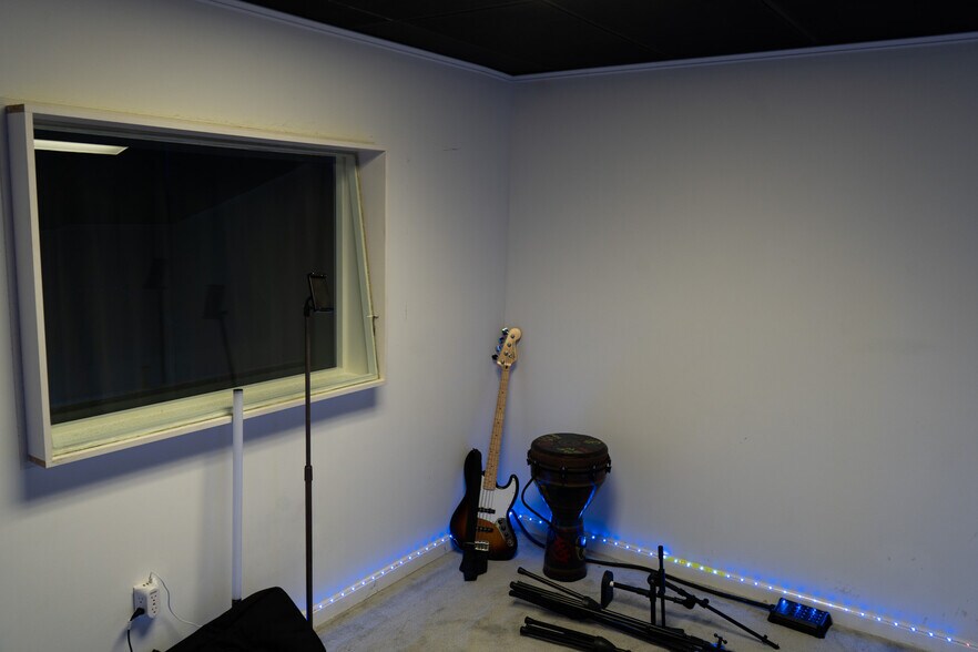 More Photos Of 14066 NW 82nd Unit #8-a Ave, Miami Lakes Sports And Entertainment For Sale