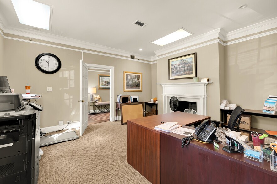 More Photos Of 228 S Washington St, Alexandria Loft Creative Space For Sale