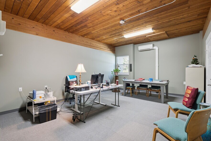 More Photos Of 9300 University Blvd, Orlando Specialty For Sale