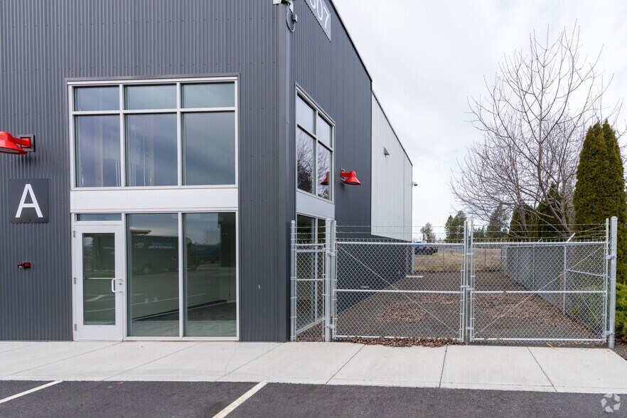 More Photos Of 5807 Thorpe, Spokane Light Distribution For Lease