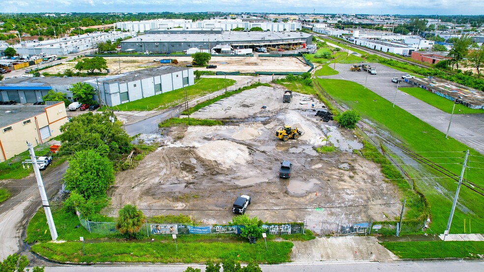 More Photos Of 1171 SE 10th Ave, Hialeah Land For Lease