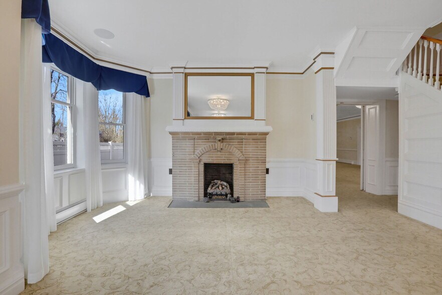 More Photos Of 411 Albany Ave, Kingston Storefront Retail Office For Sale