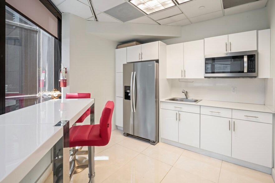 More Photos Of 1200 Brickell Ave, Miami Office For Lease