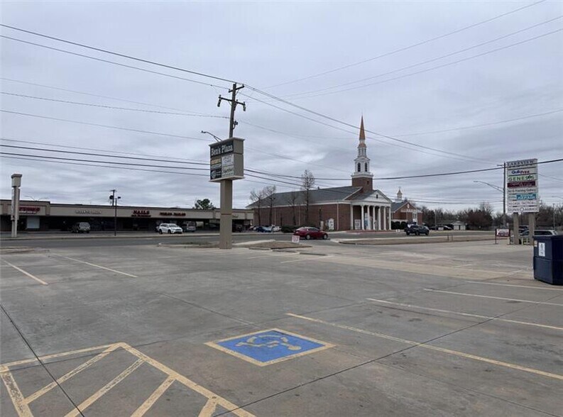 More Photos Of 10717 N May Ave, The Village Storefront For Lease