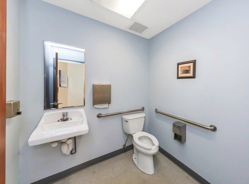 More Photos Of 2346 Drew St, Clearwater Office For Sale