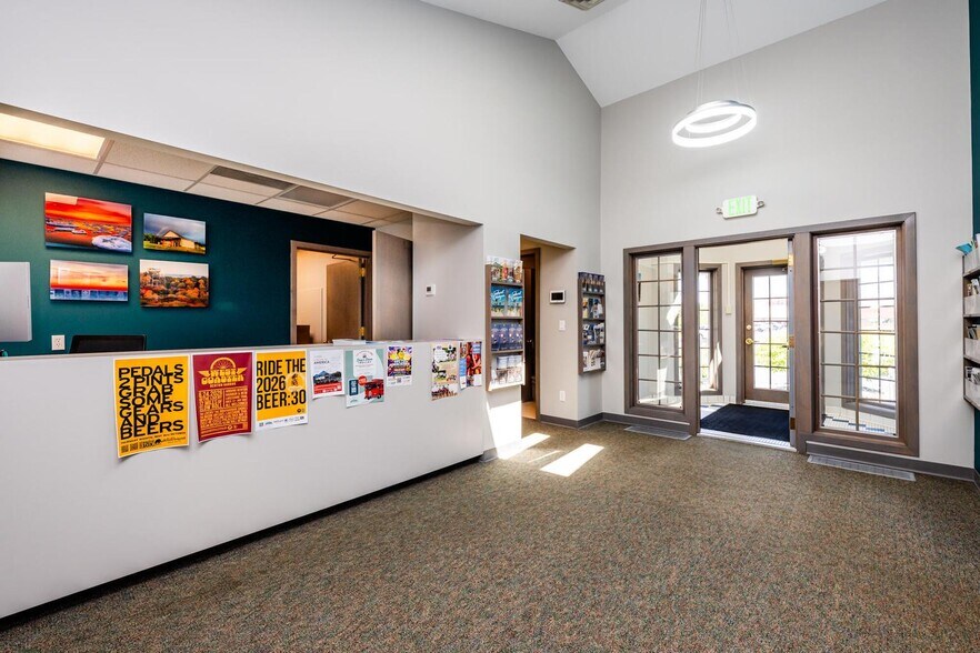 More Photos Of 2300 Pipestone Rd, Benton Harbor Office For Sale