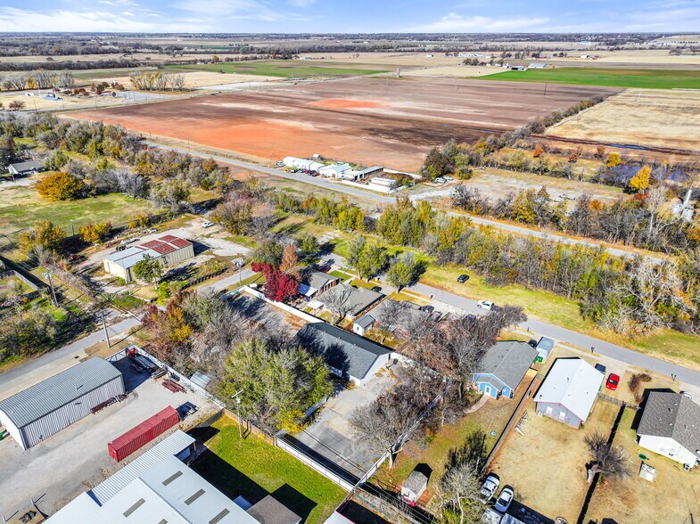 More Photos Of 115 N 8th St, Yukon Religious Facility For Sale