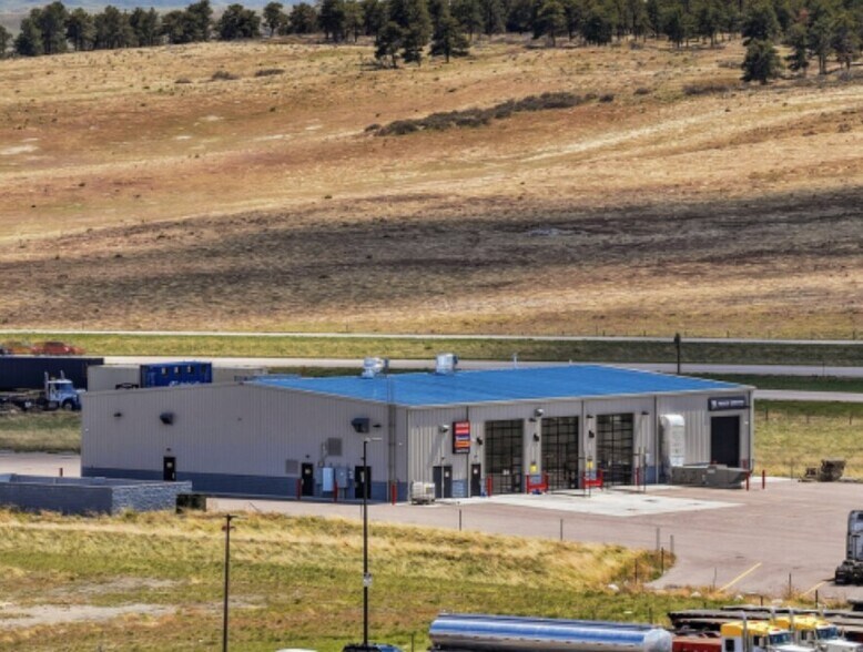 More Photos Of 7176 Nugget, Evansville Service Station For Lease