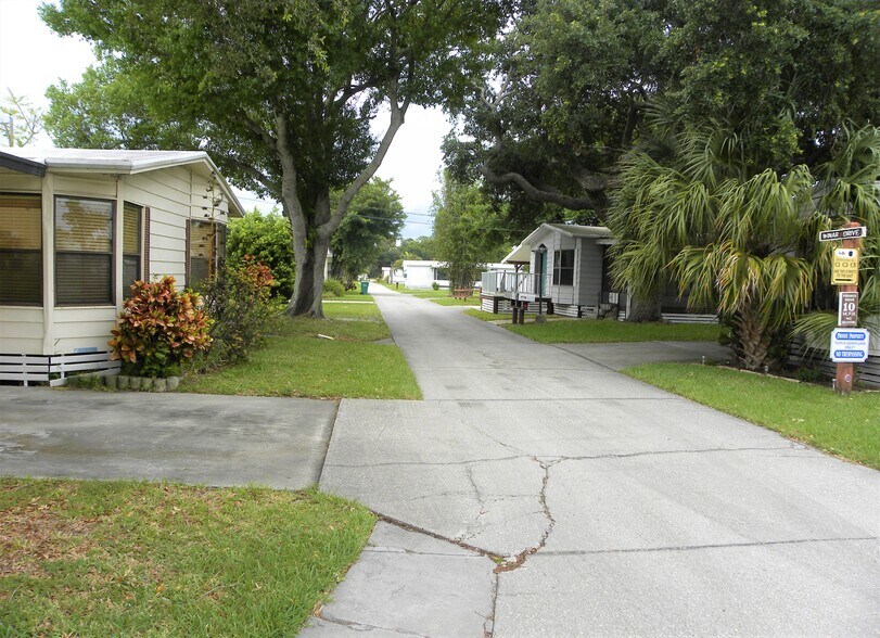 More Photos Of 35 Winar Dr, Merritt Island Land For Sale