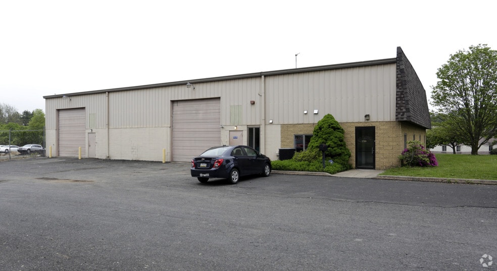 More Photos Of 1795 Stout Dr, Warminster Warehouse For Lease