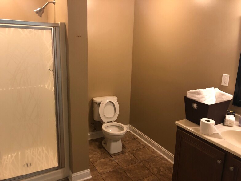 More Photos Of 400 Herman St, Pensacola Industrial For Lease