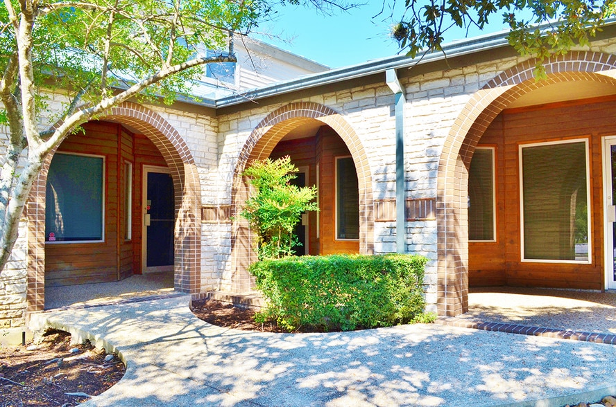 More Photos Of 4939 DeZavala Rd, San Antonio Medical For Lease