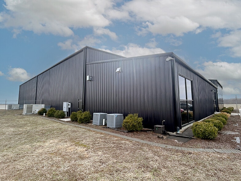 More Photos Of 9405 Airport Blvd, Mascoutah Specialty For Sale