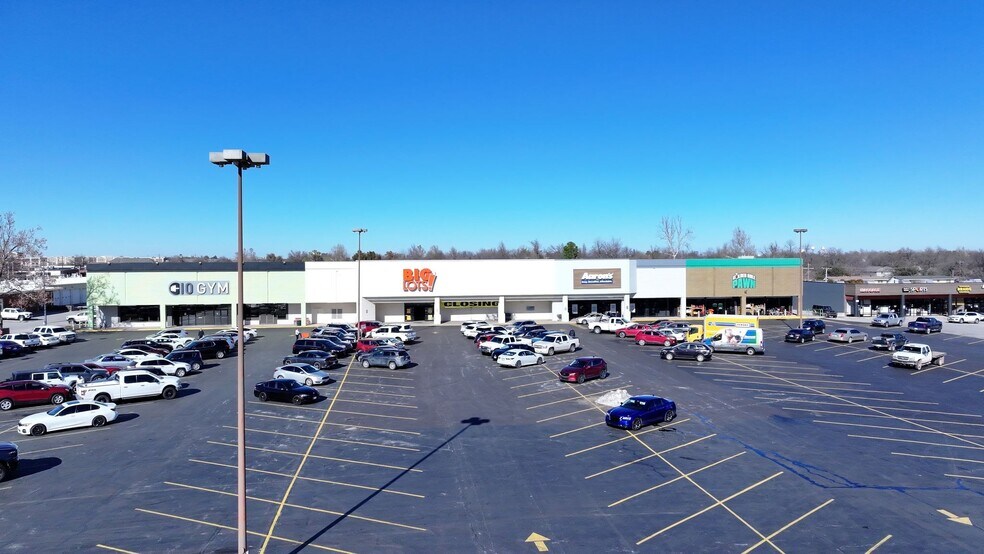 Primary Photo Of 2207-2255 W Main St, Norman Storefront For Lease