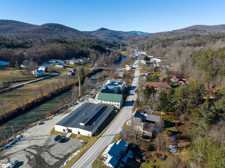 More Photos Of 7392 US-4, Woodstock Police Fire Station For Sale