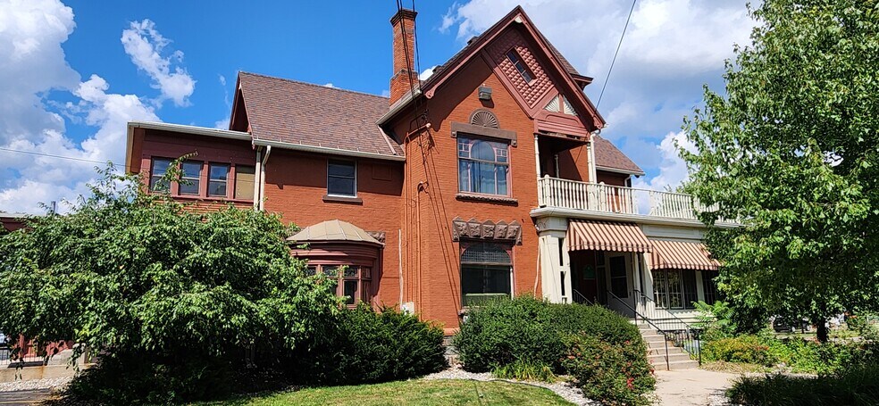 More Photos Of 1003 N Washington Ave, Lansing Office Residential For Lease