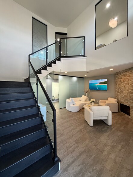 More Photos Of 207 W Alameda Ave, Burbank Office For Sale