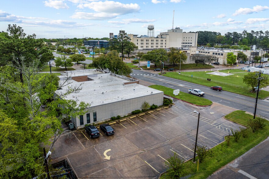 More Photos Of 1306 W Frank Ave, Lufkin Medical For Sale